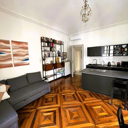 Emozione Torino - Affascinante, Silenzioso, In Palazzo D'Epoca Pressi Piazza Solferino Apartment Exterior photo